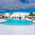 Serendipity Daire Costa Teguise